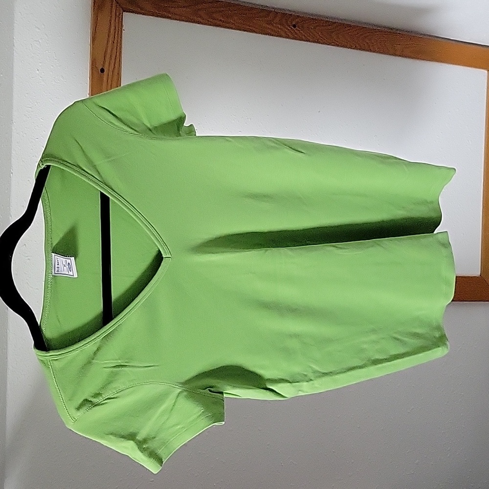 Maternity vneck tee